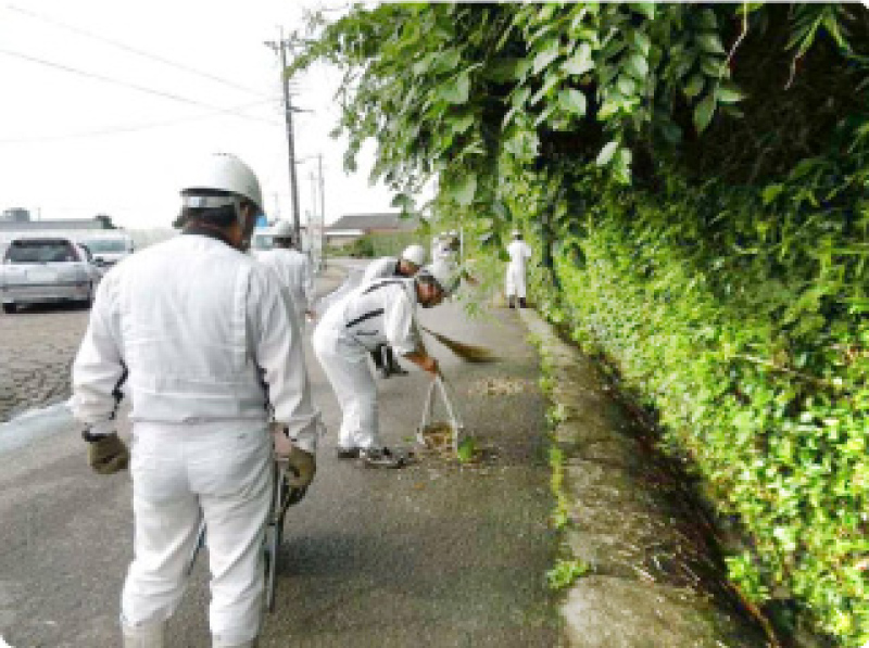 味岡グループによる清掃作業の様子